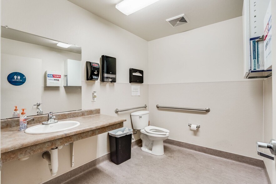 More Photos Of 1305-1331 Rollins Rd, Burlingame Warehouse For Lease