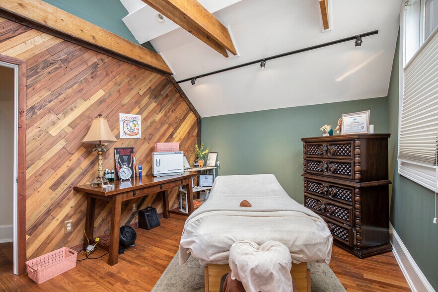 More Photos Of 149 W Saint Clair St, Romeo Medical For Sale
