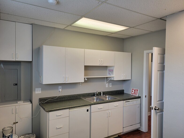 More Photos Of 750 NW 4th St, Prineville Office For Sale