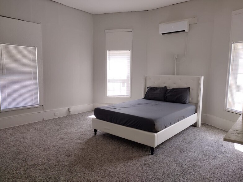 More Photos Of 215 Grace St, Greenwood Apartments For Sale