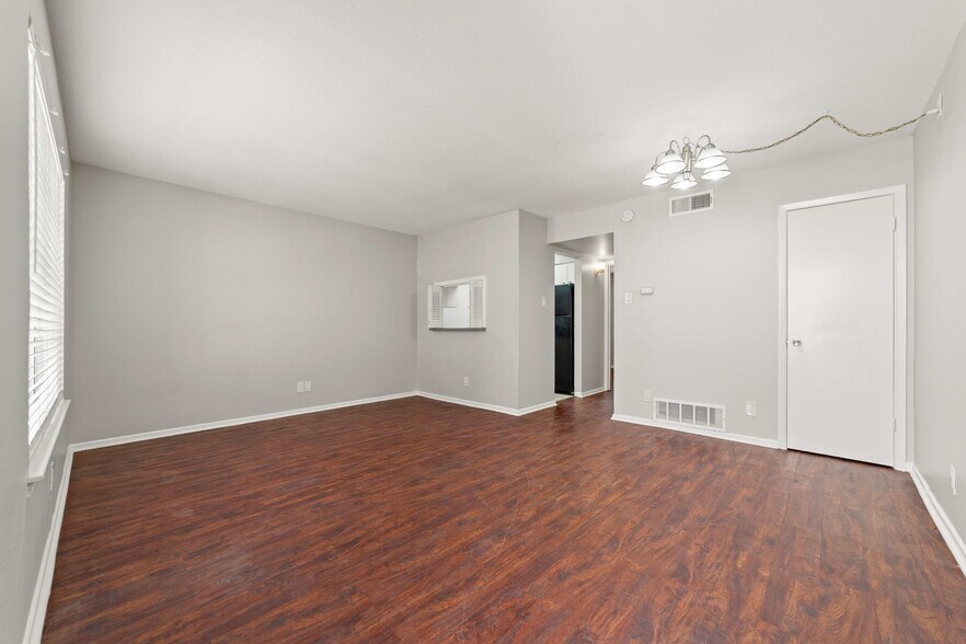 More Photos Of 2222 Vance Jackson Rd, San Antonio Apartments For Sale