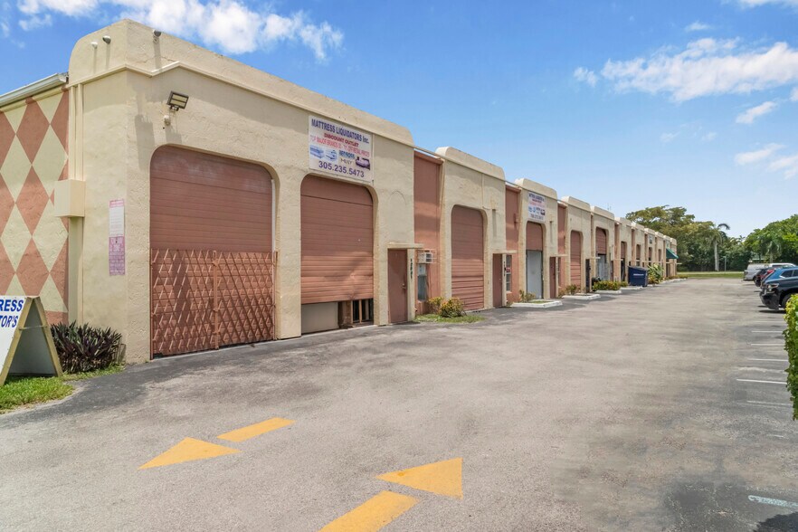 More Photos Of 12027-12068 SW 117th Ct, Miami Warehouse For Lease