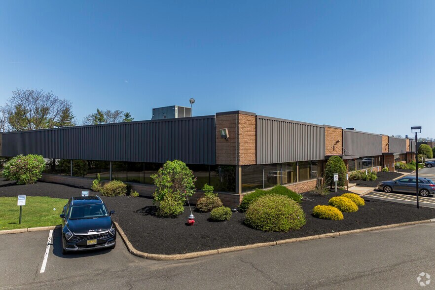 More Photos Of 250 Corporate Ct, South Plainfield Medical For Lease