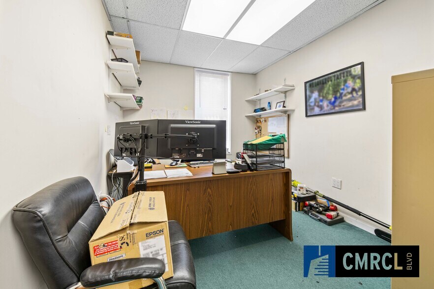 More Photos Of 131 Beverley, Brooklyn Flex For Lease