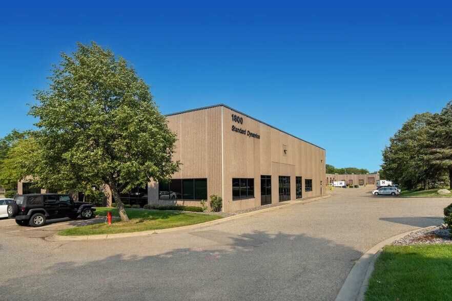 More Photos Of 1800 Cliff Rd E, Burnsville Warehouse For Lease