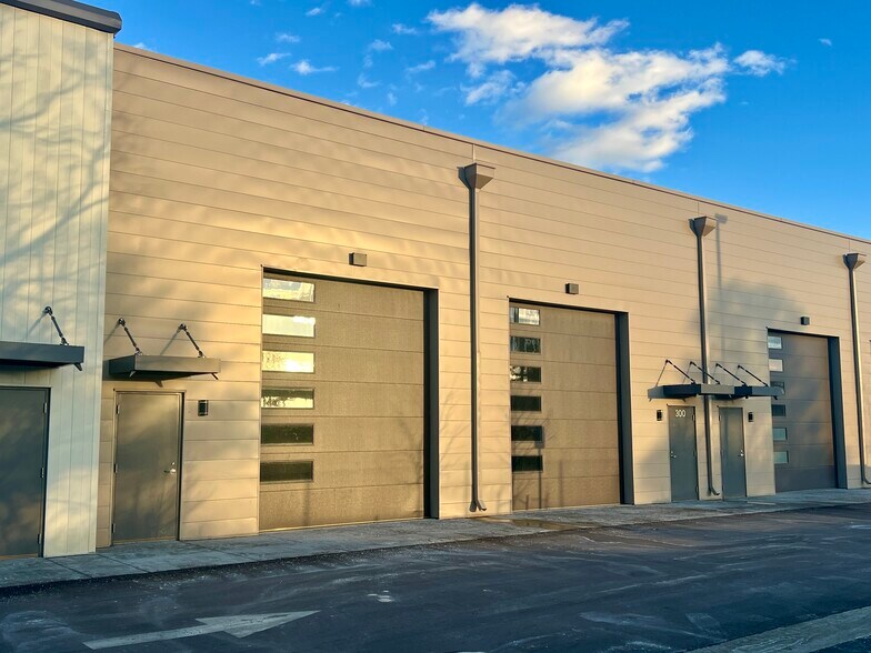 More Photos Of 13833 E Briarwood Ave, Centennial Light Distribution For Sale