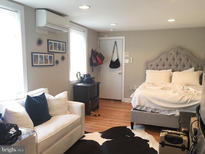 More Photos Of 747 S 2nd St, Philadelphia Apartments For Sale