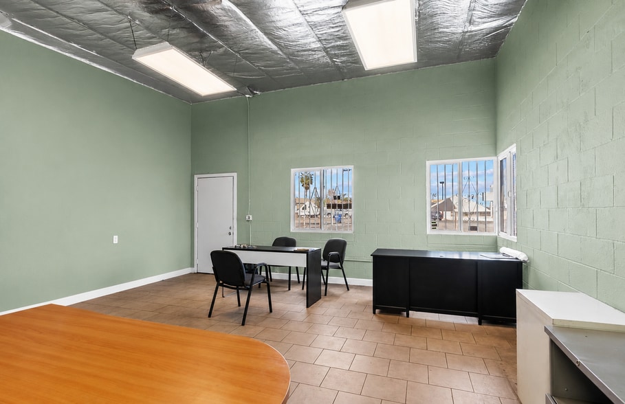 More Photos Of 9533 Atlantic Blvd, South Gate Auto Repair For Sale