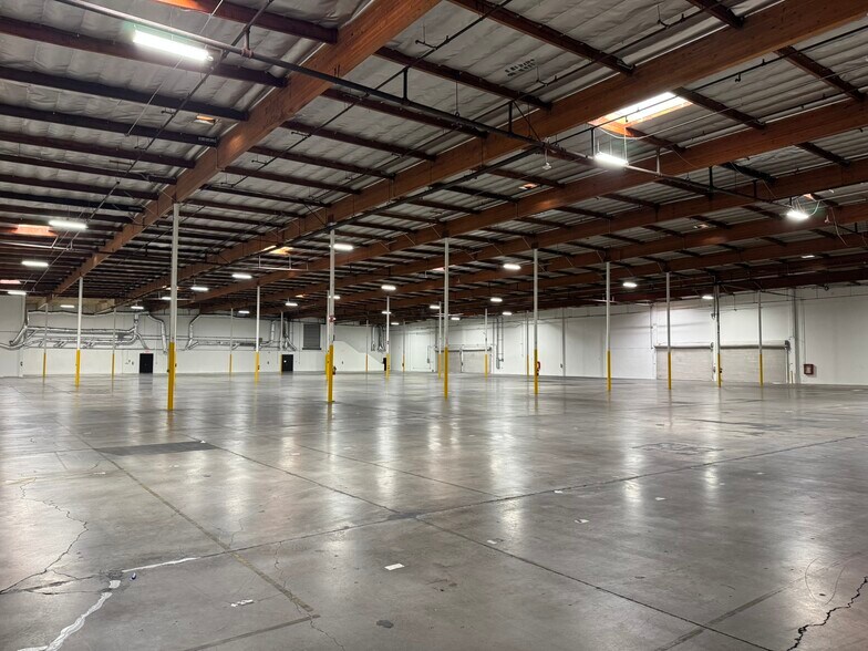 More Photos Of 345 N Baldwin Park Blvd, City of Industry Manufacturing For Lease