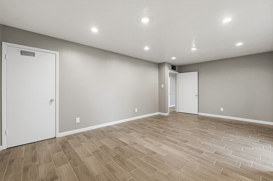 More Photos Of 107 Rice Ln, Huntsville Warehouse For Sale