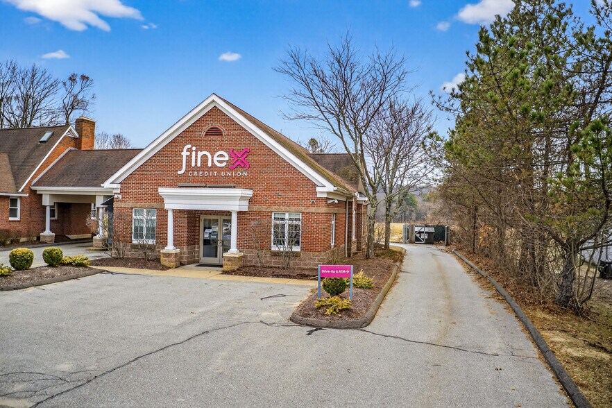 More Photos Of 60-62 Hyde Ave, Vernon Storefront Retail Office For Sale