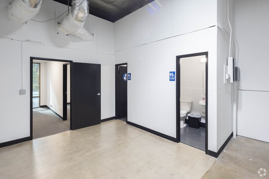 More Photos Of 7201 Garden Grove Blvd, Garden Grove Light Manufacturing For Lease