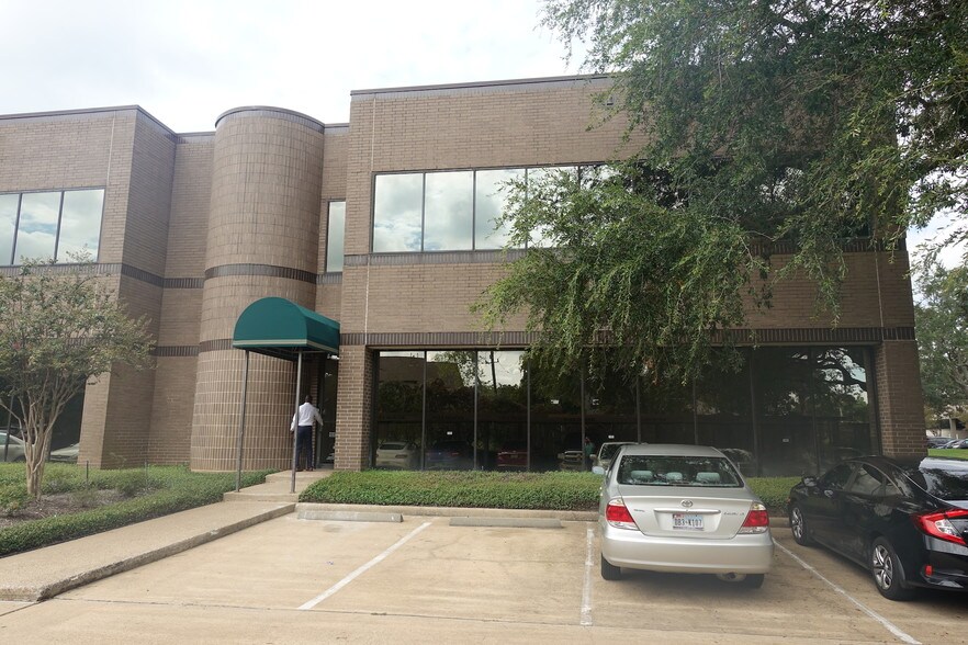 More Photos Of 14515 Briarhills Pkwy, Houston Office For Lease