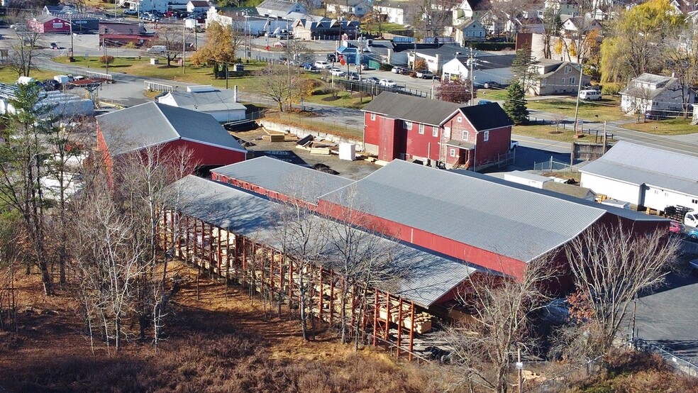 More Photos Of 24 Sands Station Rd, Middletown Freestanding For Sale