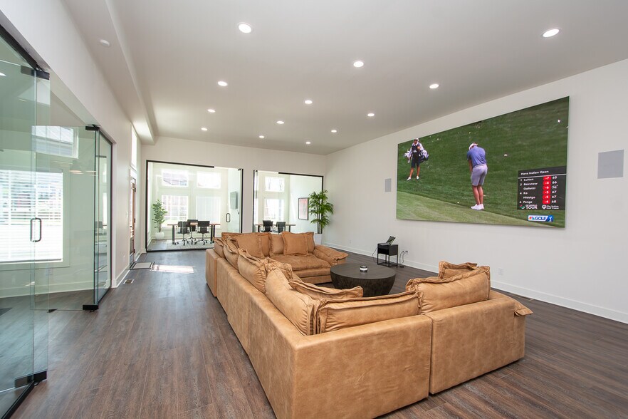 More Photos Of 1807 Brownsboro Rd, Louisville Office For Sale