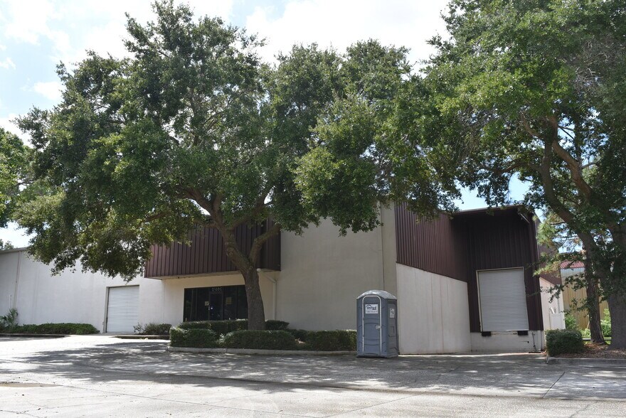 More Photos Of 2100-C Palmetto St, Clearwater Warehouse For Lease
