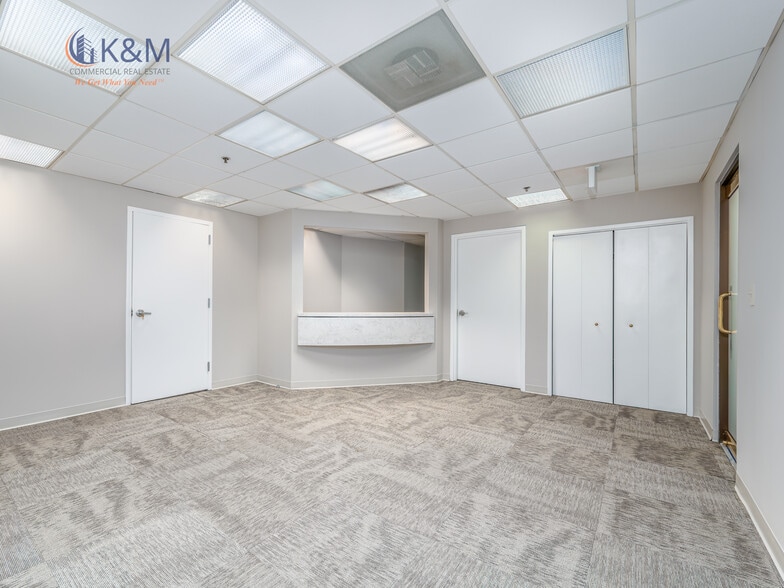 More Photos Of 21495 Ridgetop Cir, Sterling Medical For Sale