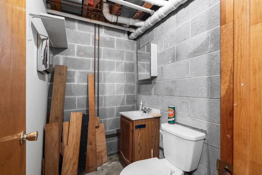 More Photos Of 309 Lynwood Ave, Jenkintown Warehouse For Sale