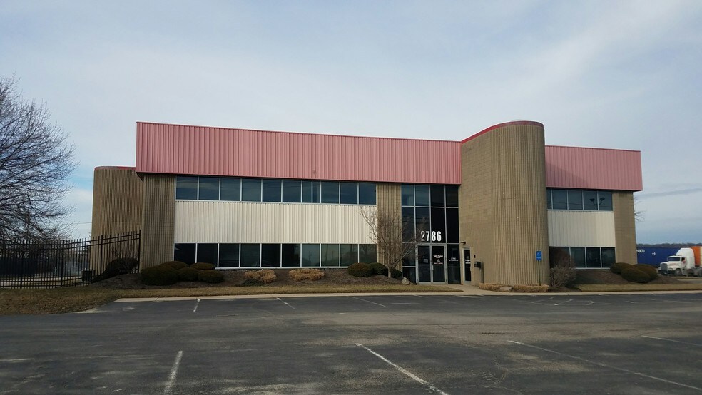 More Photos Of 2786 E Crescentville Rd, West Chester Warehouse For Lease