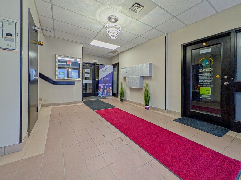 More Photos Of 257 Pinnacle St, Belleville Office For Sale