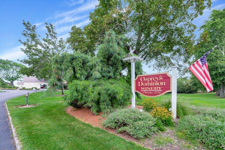 Primary Photo Of 44075 Rte 25, Peconic Winery Vineyard For Sale