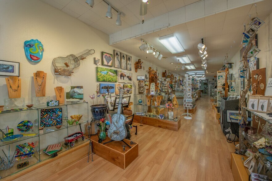 More Photos Of 211 E Sherman Ave, Coeur d'Alene Storefront Retail Office For Sale