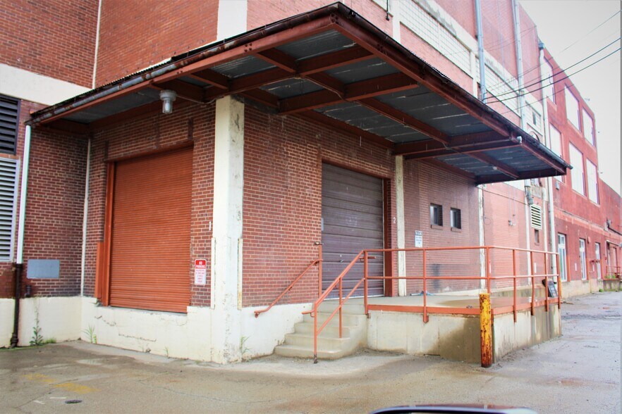 More Photos Of 400 N Lexington St, Pittsburgh Flex For Lease