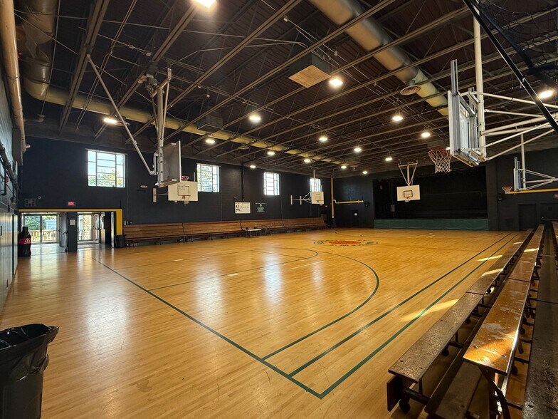 More Photos Of 214 Kinne St, East Syracuse Specialty For Sale