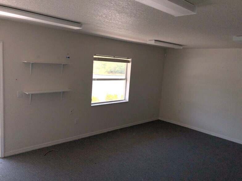 More Photos Of 4100-4140 Lamson Ave, Spring Hill Medical For Lease