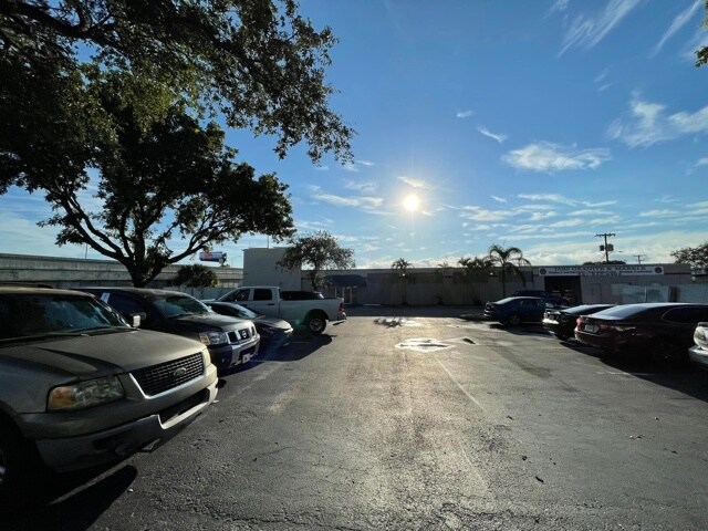 More Photos Of 1815 10th Ave N, Lake Worth Beach Warehouse For Lease