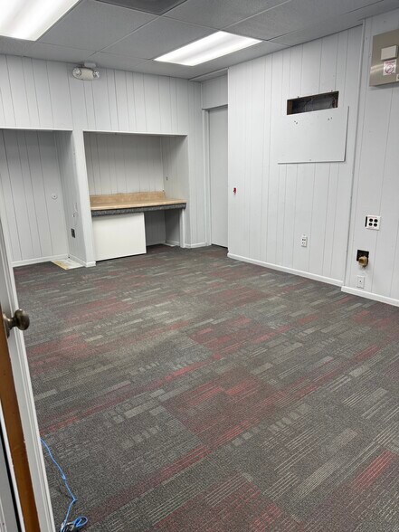 More Photos Of 3935 Enterprise Ave, Naples Auto Salvage Facility For Lease