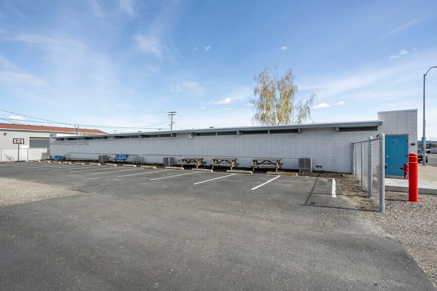 More Photos Of 611 W Columbia St, Pasco Office For Sale