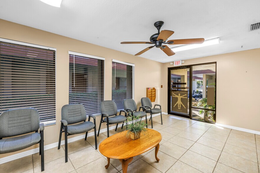 More Photos Of 1745 S Highland Ave, Clearwater Medical For Sale