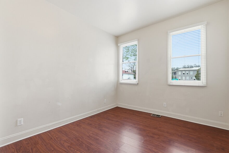 More Photos Of 309 W 41st St, Savannah Multifamily For Sale