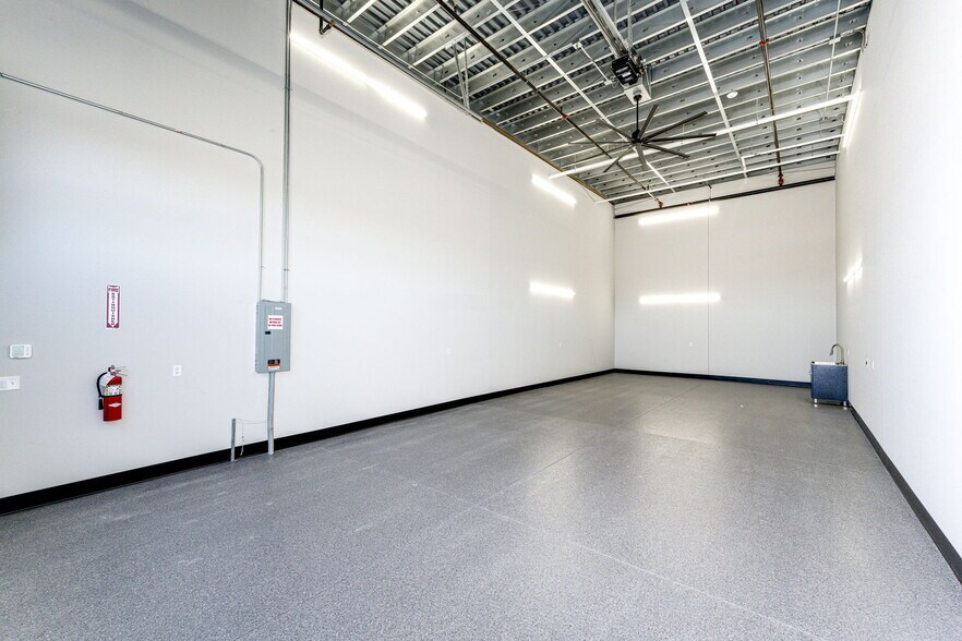 More Photos Of 4390 Regent St, Castle Rock Warehouse For Sale