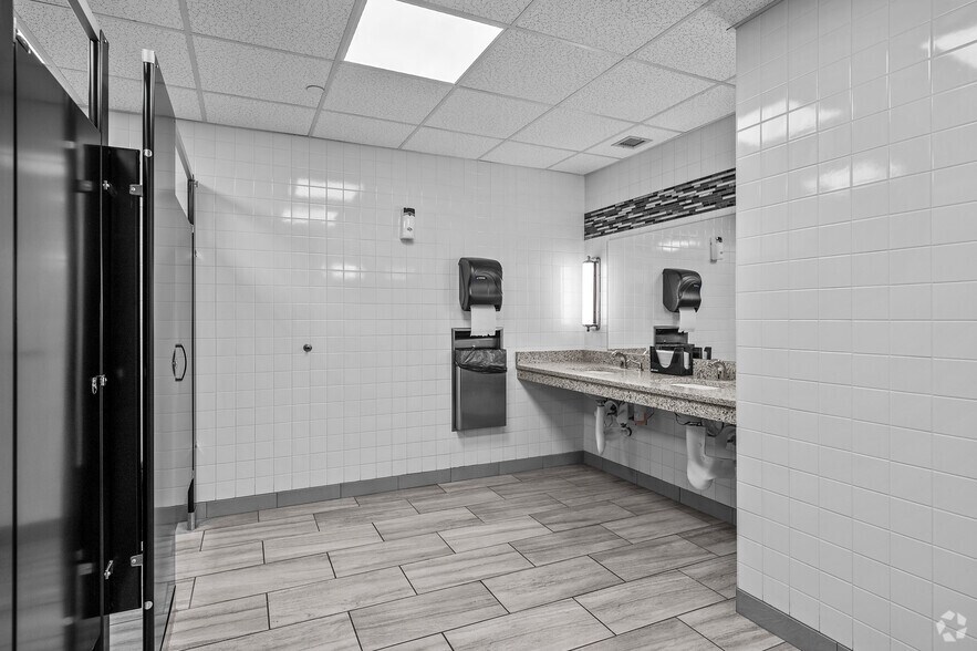 More Photos Of 1100 Berkshire Blvd, Wyomissing Medical For Lease