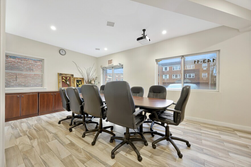 More Photos Of 14311 Willets Point Blvd, Flushing Office For Sale