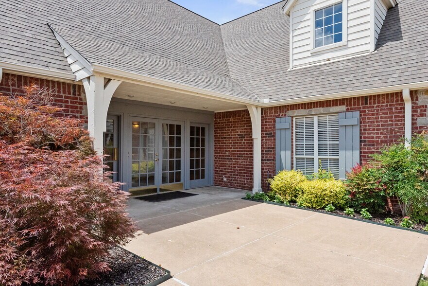 More Photos Of 6119 E 91st St, Tulsa Office For Sale