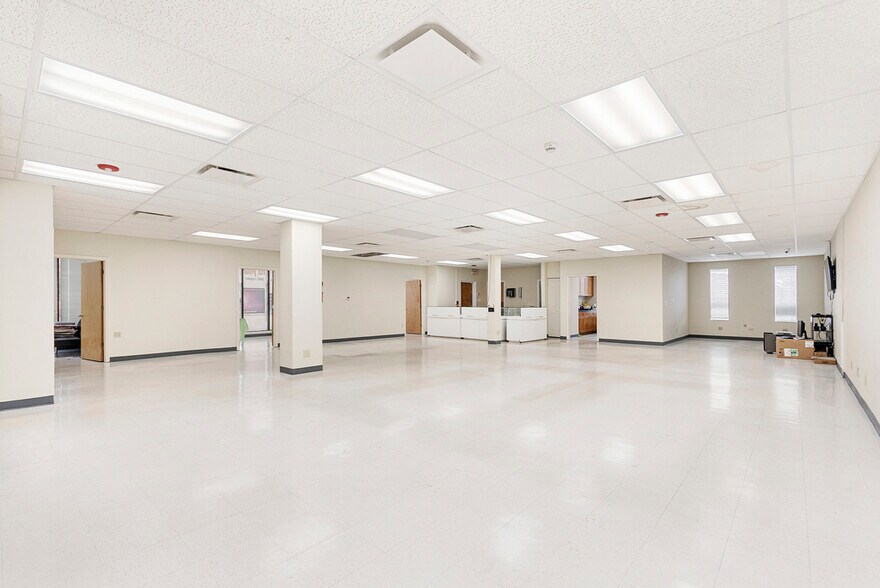 More Photos Of 5241-5249 Touhy Ave, Skokie Storefront Retail Office For Lease