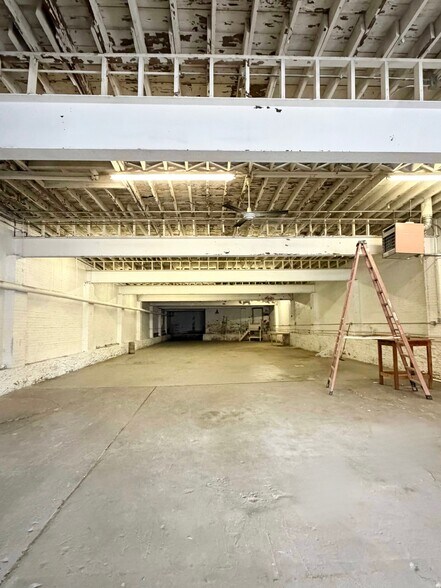More Photos Of 150 Rose St, Lexington Warehouse For Lease
