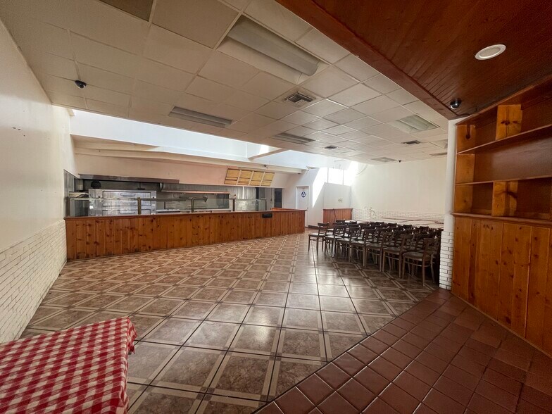 More Photos Of 11901 Olympic Blvd, Los Angeles Unknown For Lease