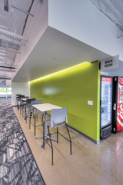 More Photos Of 8600 S Science Dr, Tempe Office For Sale