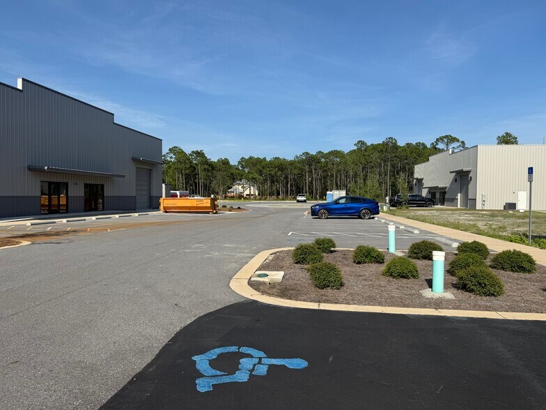 More Photos Of 142 John Galt Rd, Santa Rosa Beach Industrial For Lease