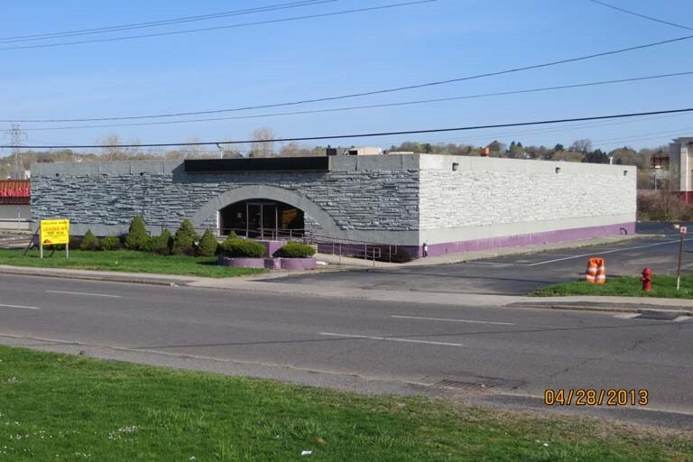 More Photos Of 3011 E Erie Blvd, Syracuse Restaurant For Lease