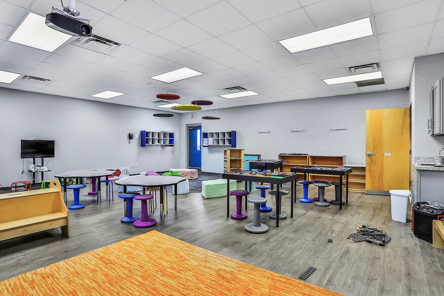 More Photos Of 210 Commerce Lake Dr, Saint Augustine Daycare Center For Lease