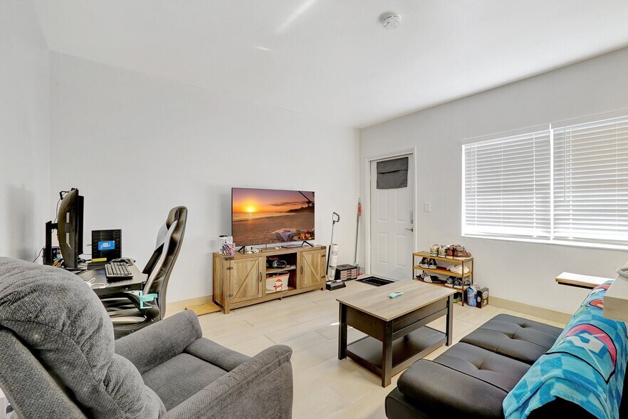 More Photos Of 1723 Liberty St, Hollywood Apartments For Sale