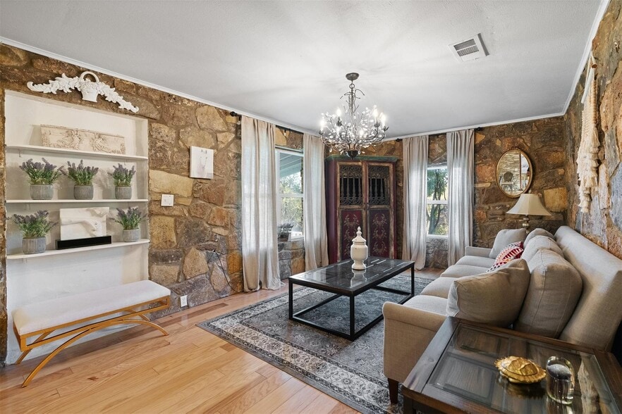 More Photos Of 5507 Travis Cook Rd, Austin Specialty For Sale