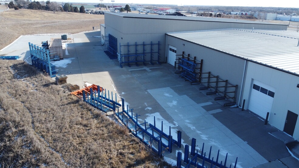 More Photos Of 3400 W O St, Lincoln Manufacturing For Sale