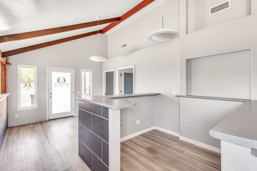 More Photos Of 517 S Lebaron St, Mesa Warehouse For Lease