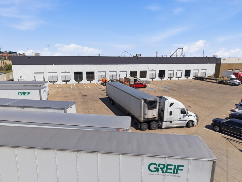 More Photos Of 1903 Exchange Dr, Arlington Distribution For Lease